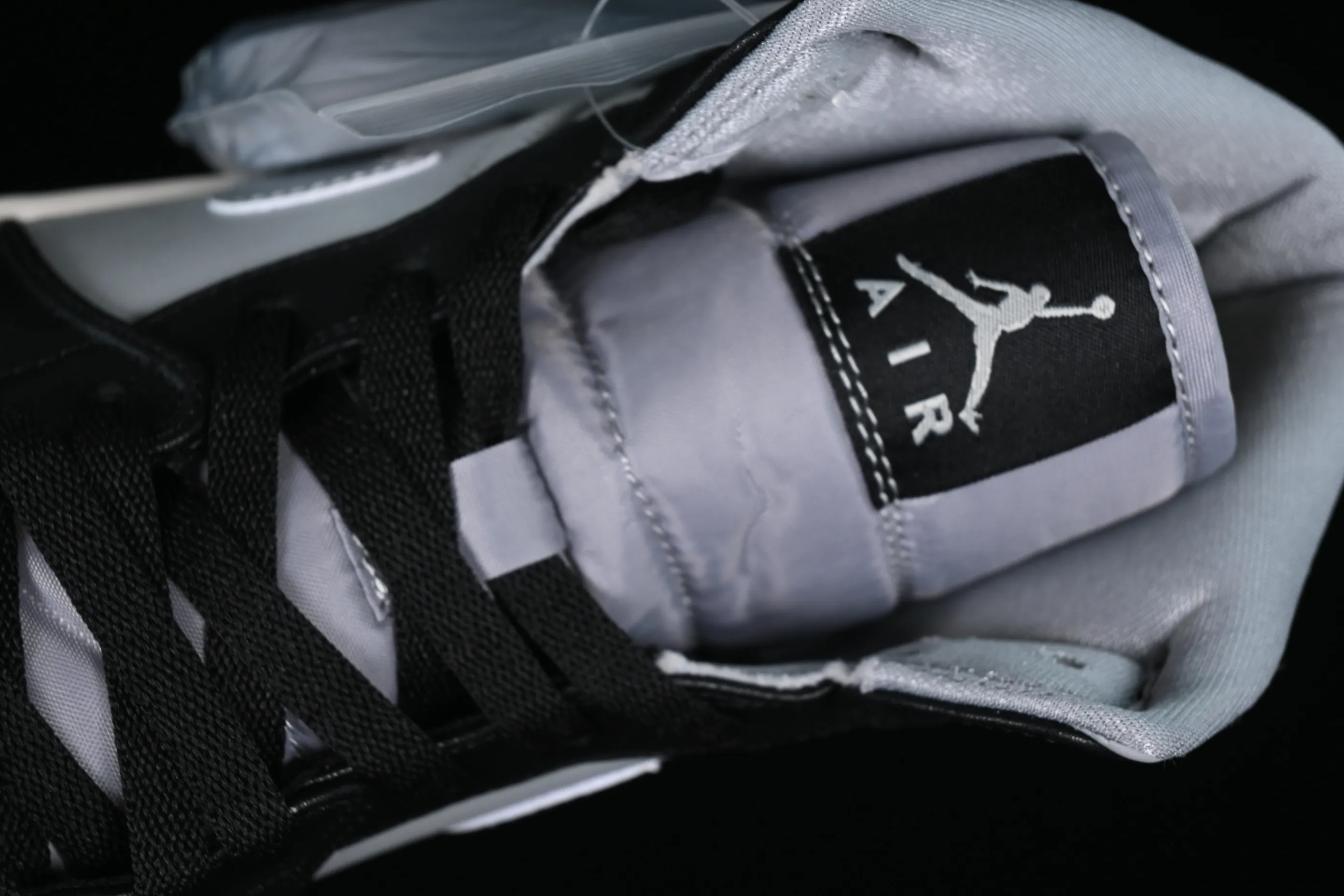 All categories Air Jordan Jordan series basketball shoes Air Jordan 1 Mid Air Jordan 1 Mid SE "Black Chrome" AJ1 Joe 1 Smoked Panda mid-top basketball shoes FB9892-002